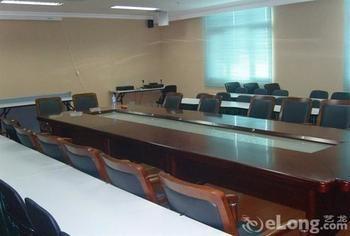 Hotel Hong Jin International - Pudong Airport 2*