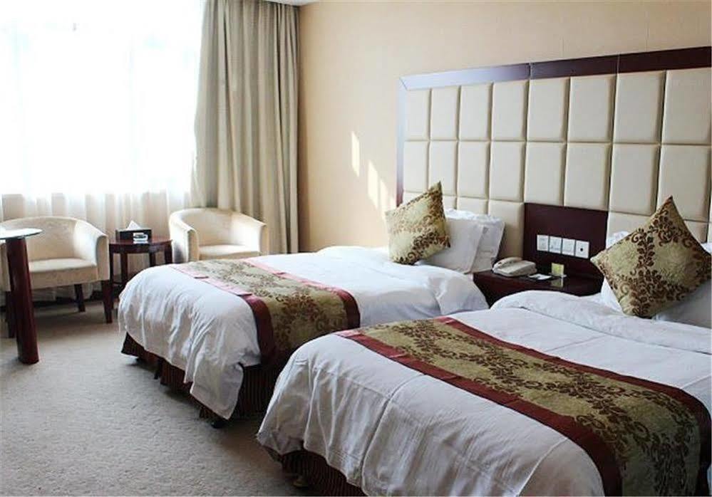 Hotel Hong Jin International - Pudong Airport 2*